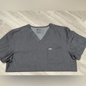 FIGS- Mens XXL scrub top- GRAPHITE/GRAY
